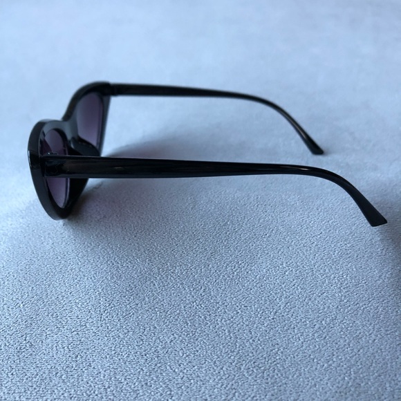 Black Cat Eye Sunglasses ~ Pink-Purple Lens ~ Brand New! - Picture 4 of 7